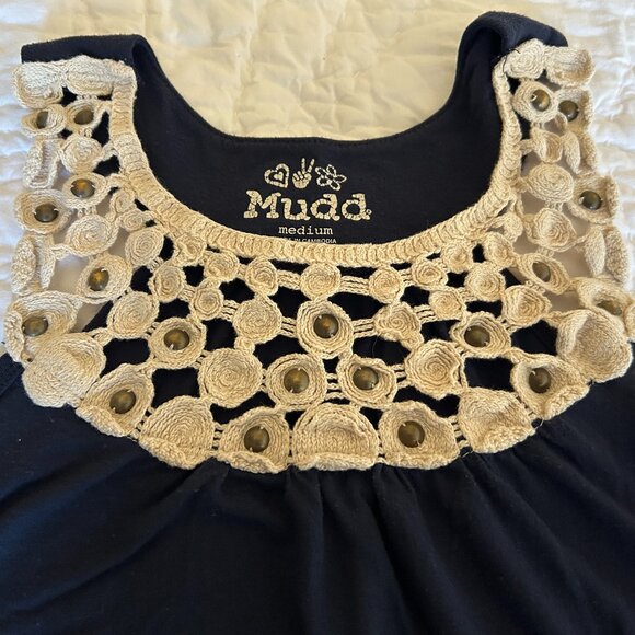 Mudd Medium Ladies Blouse Dressy Tank Top Shirt Navy Cream Office Travel Party - Picture 2 of 9